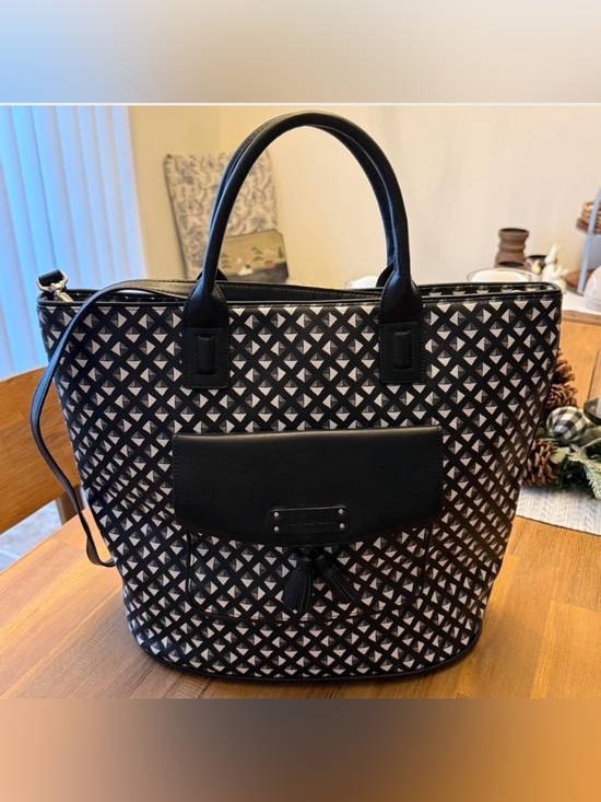 Vera Bradley Handbags - Vera Bradley Geometric Tote Bag – Like New / Unused